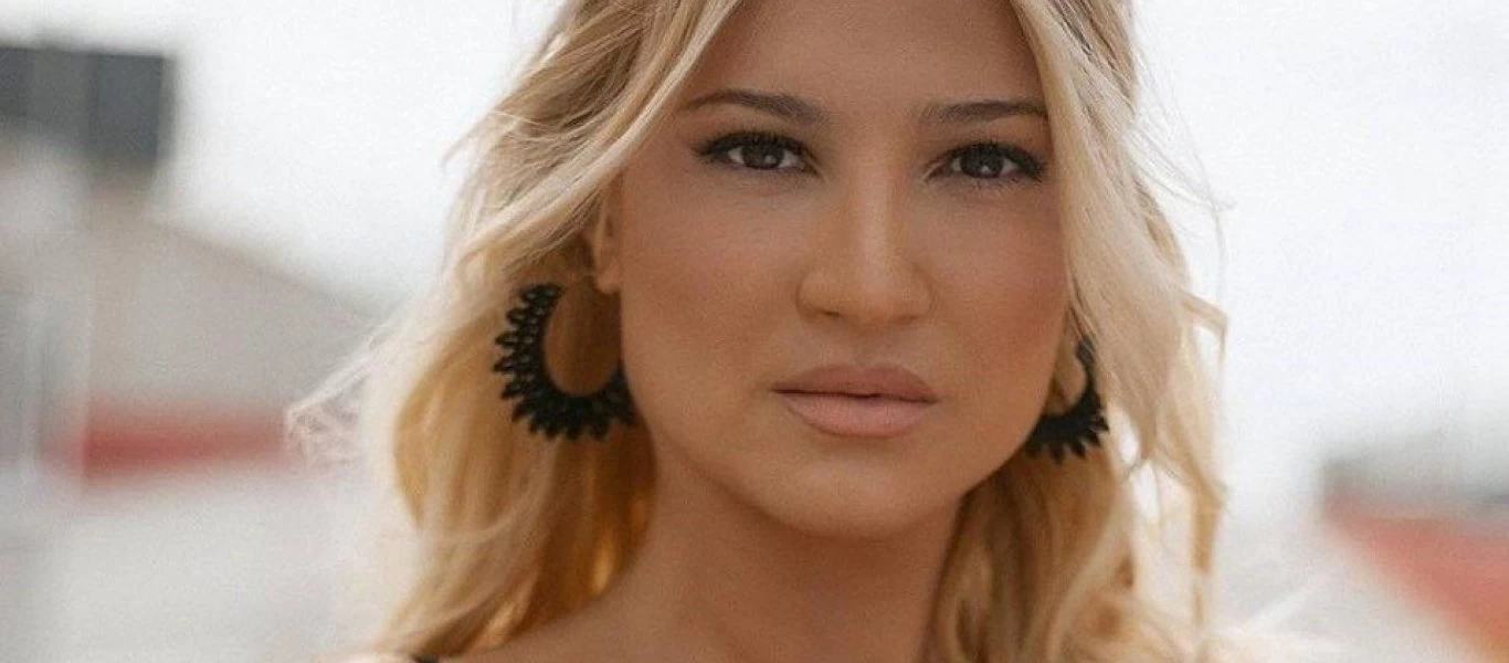 Φαίη Σκορδά: Εντυπωσιακή όσο ποτέ πάει για ψώνια (φώτο)